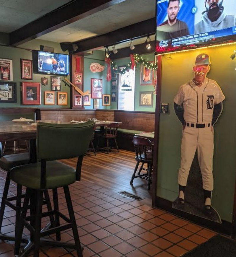 Heroes Bar-BQ & Brew (Rips BaRestaurant) - From Web Listing (newer photo)